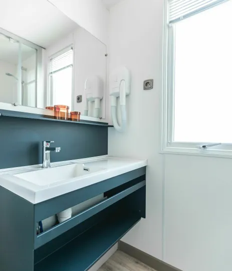 2 bathrooms
